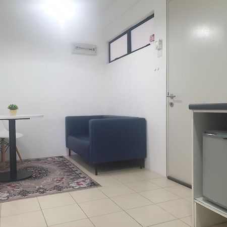 Unisuites Roomstay كامبار المظهر الخارجي الصورة
