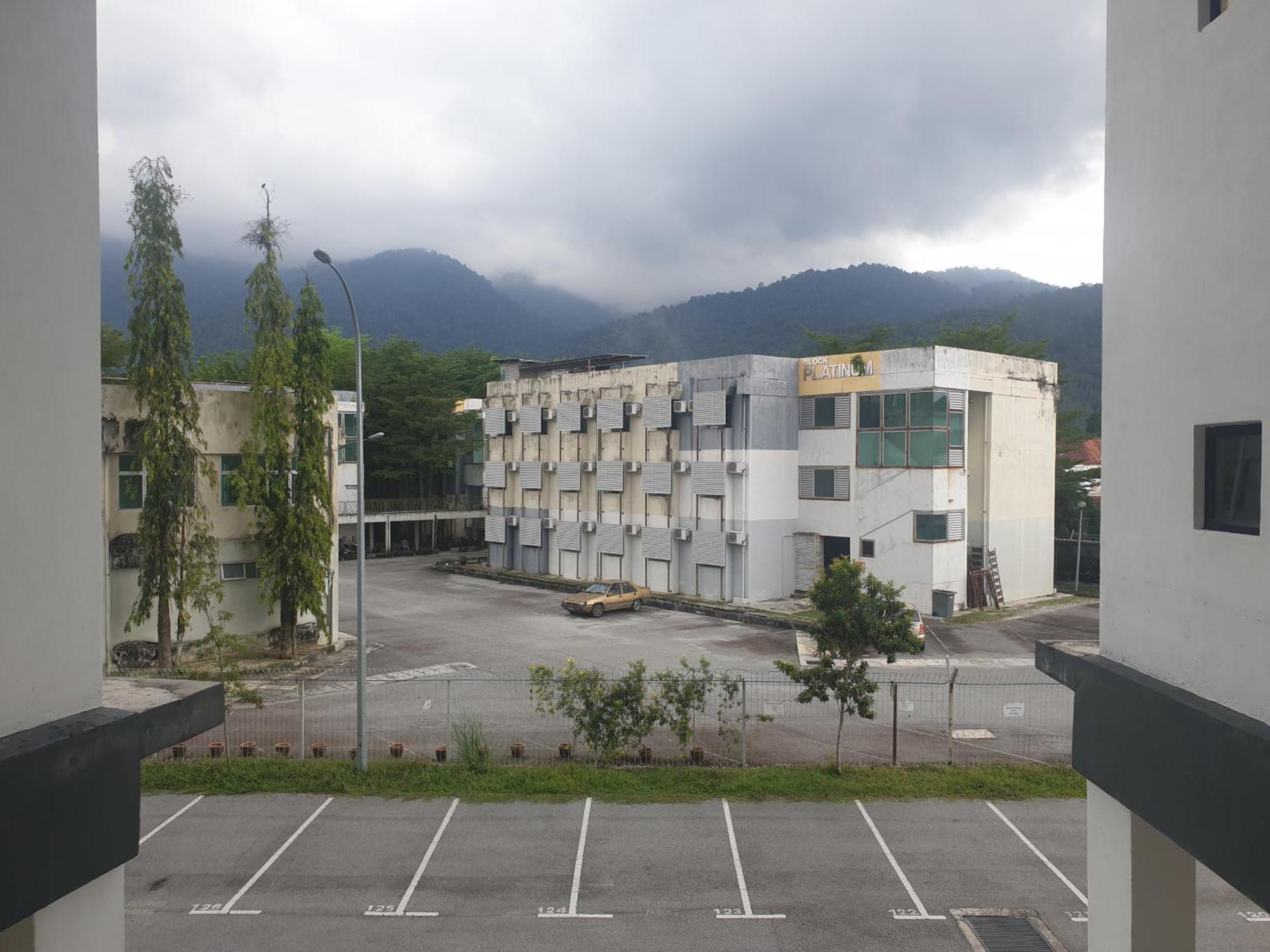 Unisuites Roomstay كامبار المظهر الخارجي الصورة